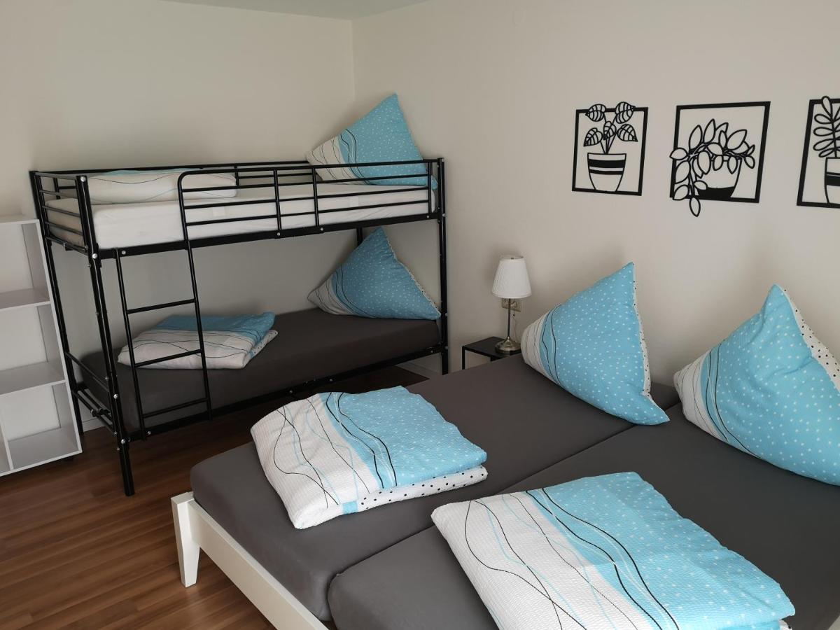 Familien-Ferienwohnung: Messe-Nähe mit Balkon und Parkplatz am Bodensee Meckenbeuren Exterior photo